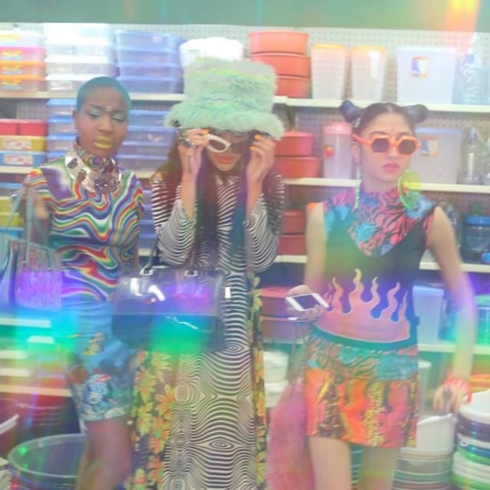 Meet your Posher, Bebe